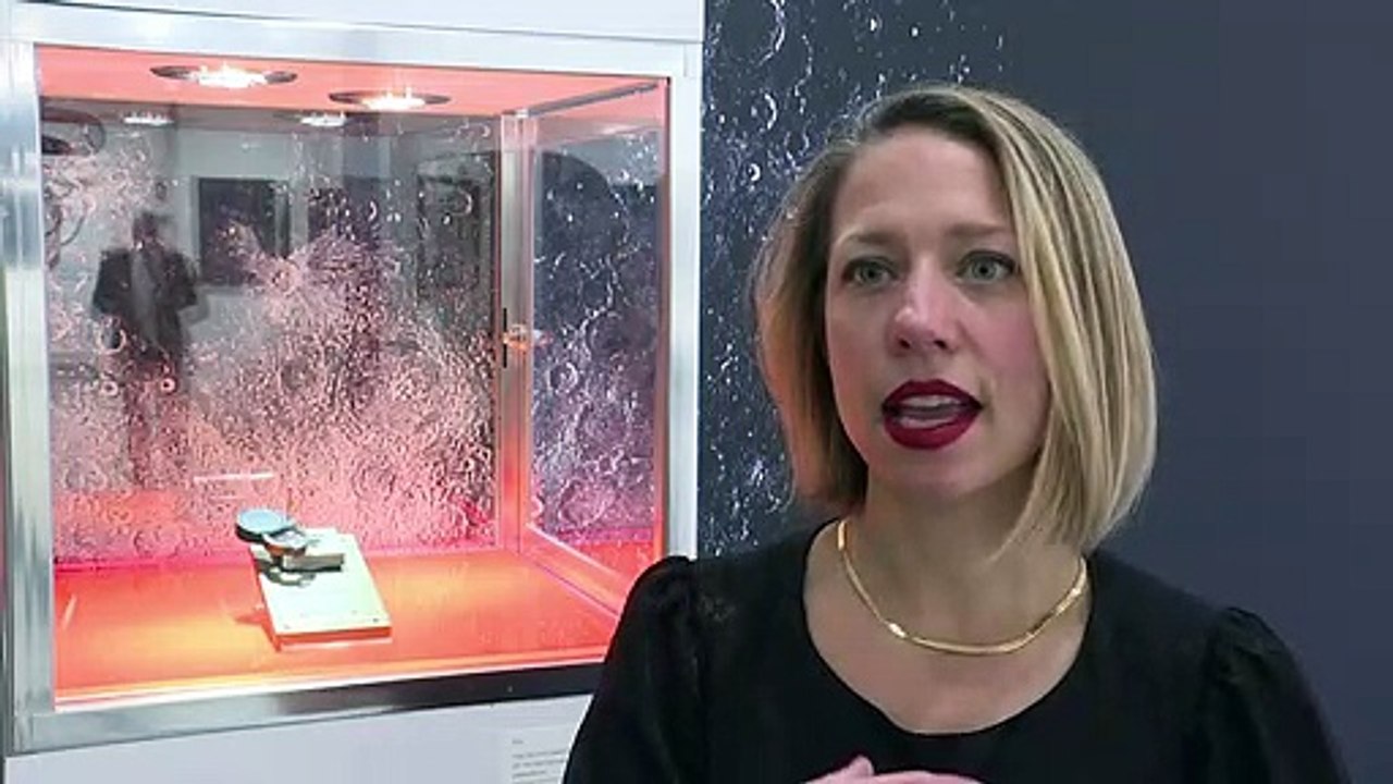 Fragmentos de roca lunar subastados en NY por U...