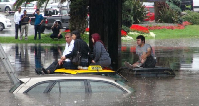 Meteoroloji'den; Akdeniz, Karadeniz ve Doğu Anadolu Bölgeleri İçin Sel Uyarısı