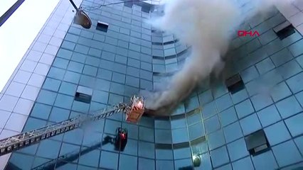 Şişli'de 17 Katlı İş Merkezinde Yangın