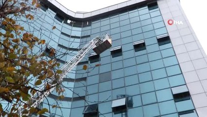 Mecidiyeköy'de Bir İş Merkezinde Çıkan Yangın Paniğe Neden Oldu