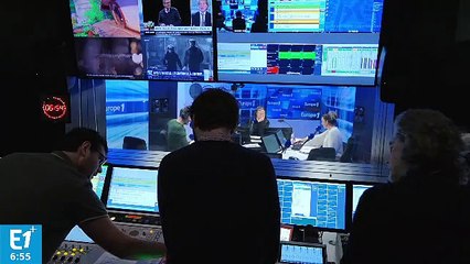 Matthieu Noël seul en studio pour le passage d'antenne : "Nikos Aliagas, l'Indiana Jones du news en direct de Mourenx"