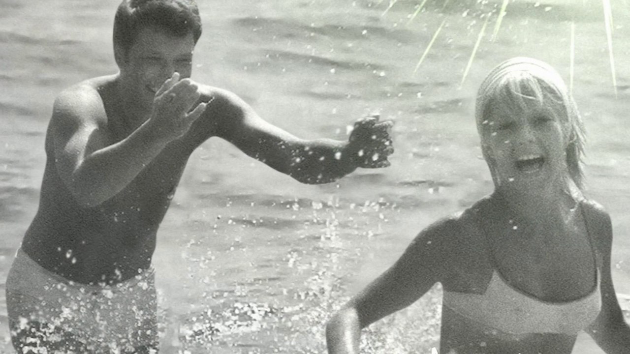 "Artistiquement c'était inconcevable de ne pas le chanter.": Sylvie Vartan rend hommage à Johnny Hallyday dans un album de reprises du rockeur