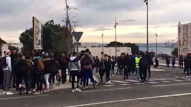 Martigues. Rassemblement devant le lycée Langevin