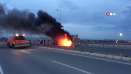 Seyir Halindeki Tır Böyle Alev Aldı