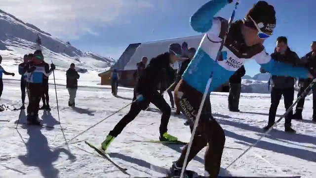 Le Mag Cyclism'Actu - Romain Bardet en ski de fond dans les Alpes, Martin Fourcade n'a qu'à bien se tenir !