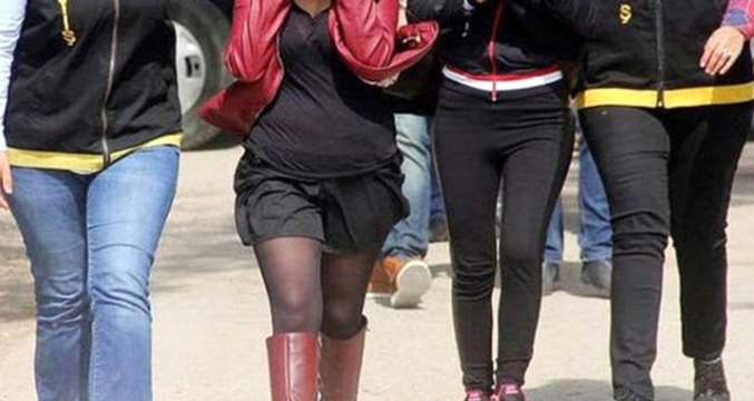 Kadın Polis, Kadın Meslektaşlarına ve Ablasına Fuhuş Yaptırdı