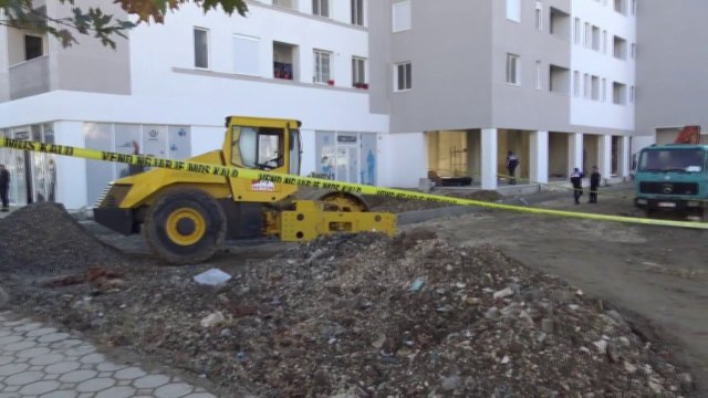 Pa Koment - Burri hedh gruan nga kati i gjashtë, më pas hidhet edhe vetë
