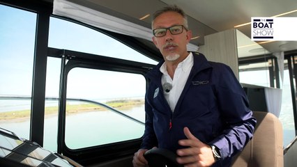 CRANCHI T36 CROSSOVER - 4K - The Boat Show