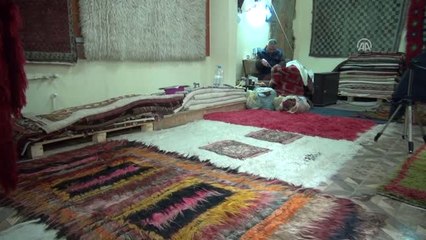 Tülü" Halılar Bayram Ustanın Elinde Yeniden Hayat Buluyor