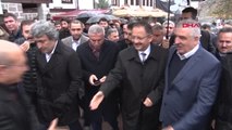 Ak Partili Özhaseki, Cuma Namazını Ankara Hacı Bayram Camii'nde Kıldı