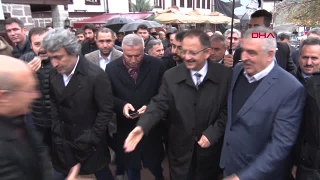 Ak Partili Özhaseki, Cuma Namazını Ankara Hacı Bayram Camii'nde Kıldı