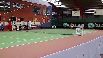 Emmanuelle Salas remporte son 1er set