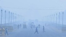 Delhi Air Quality remains very poor, thick layer of smog engulfs Delhi | OneIndia News