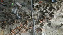 شاهد: العثور على رفات أكثر من 230 شخصا وسط مقبرة جماعية في سريلانكا