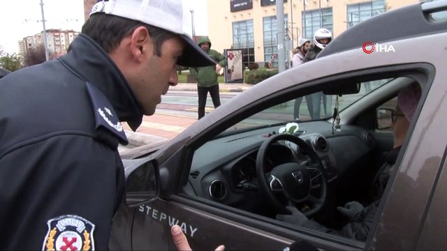 Araç sürücülerine uyarı: Yayalara yol vermeyen sürücülere 488 TL ceza uygulandı