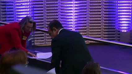 Prisão de Ghosn prolongada