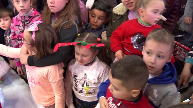 Ora News - Megatek ndez pemën, 17 mijë dhurata gjatë muajit dhjetor