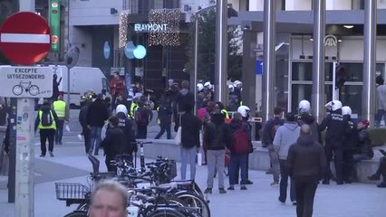 Sarı Yelekliler"İn Protestosu Belçika'ya Sıçradı (3)