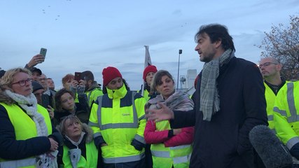 Gilets jaunes. Le député Erwan Balanant à la rencontre des manifestants