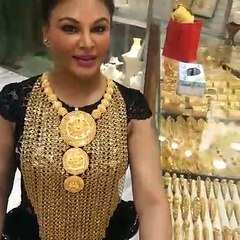 Rakhi Sawant shopping in Dubai| Buy 21 carat gold  approx (650 weight) for her marriage