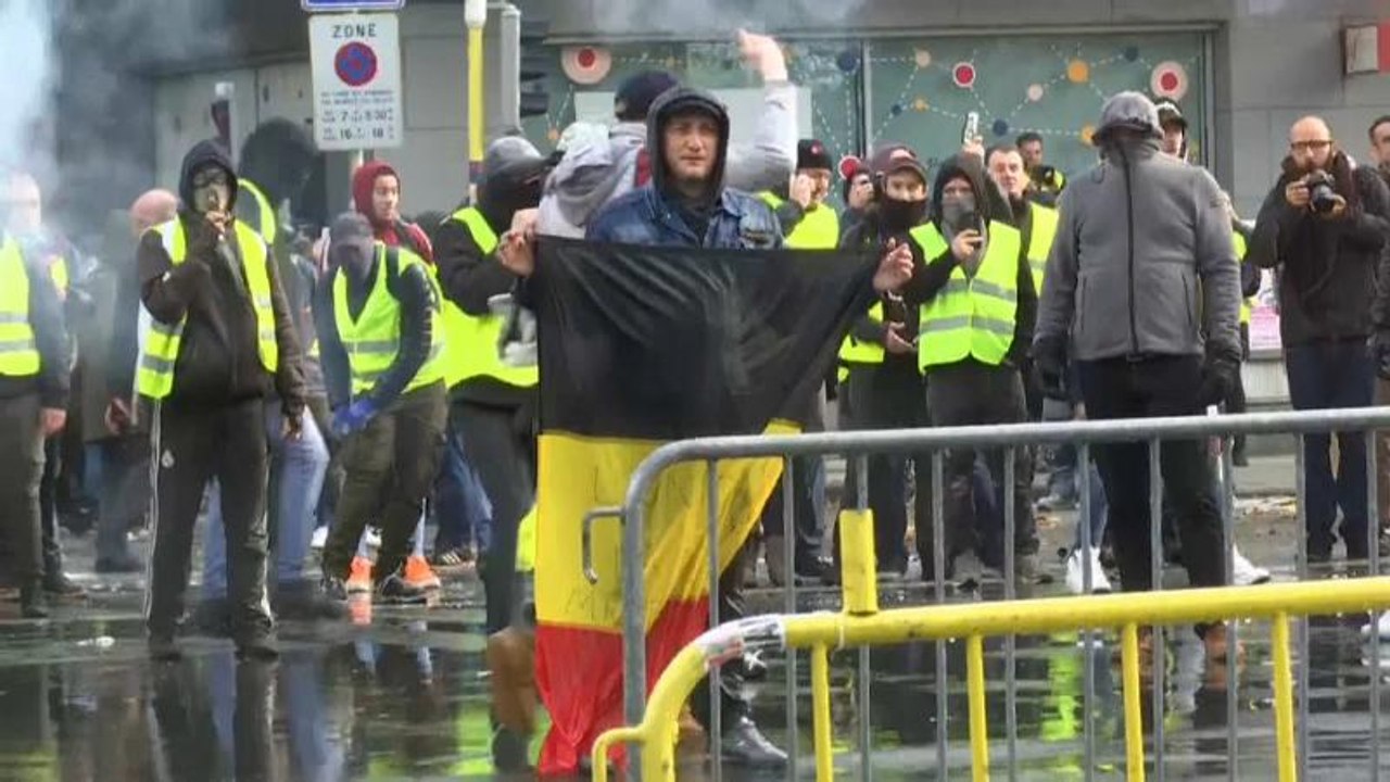 Brüsszelben is sárgamellényesek tüntetnek