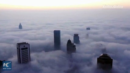 Cette ville chinoise est noyée dans le brouillard