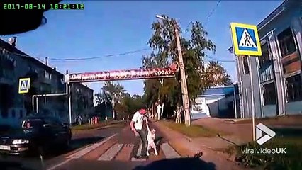 Un papa sauve sa fille de justesse au passage piéton