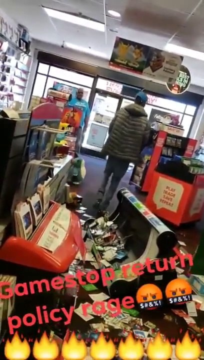 Il vient détruire un magasin de jeu vidéo qui refuse de le rembourser !