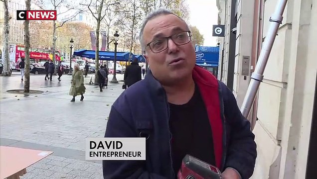 A la veille d'une nouvelle journée de manifestation, les commerçants des Champs-Élysées se barricadent
