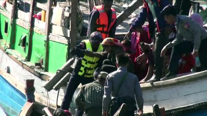 Des Rohingyas qui fuyaient ramenés dans des camps birmans