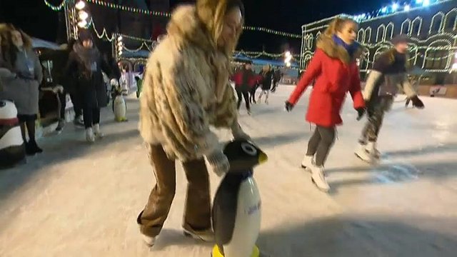 Megnyílt a jégpálya a moszkvai Vörös téren