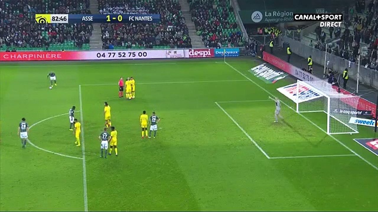 ASSE - Nantes : But Wahbi Khazri sur coup-Franc
