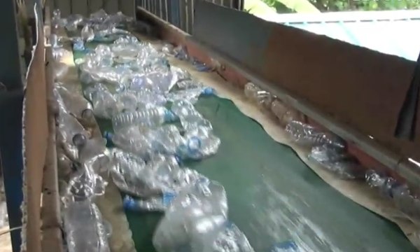 Mengolah Botol Plastik jadi Plastik Daur Ulang
