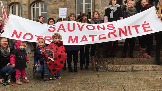 Manifestation pour le maintien de la maternité de Guingamp