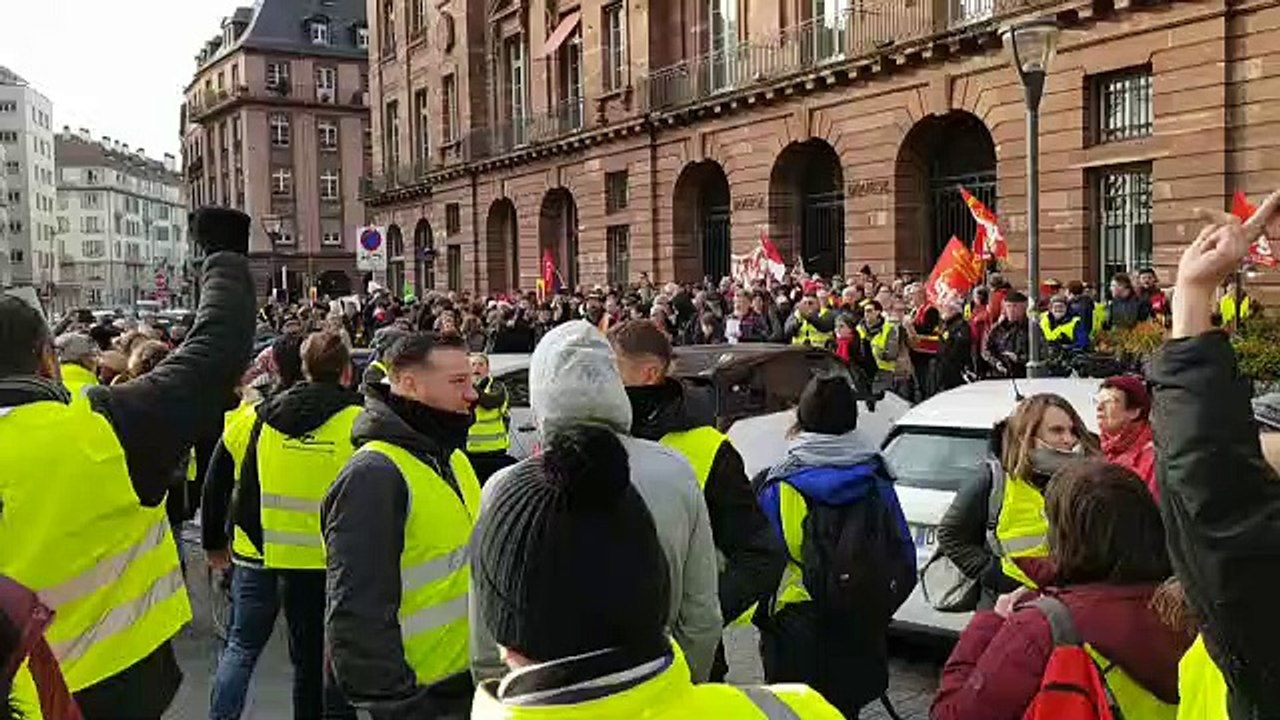Strasbourg : les gilets jaunes se rallient à une manifestation de la CGT