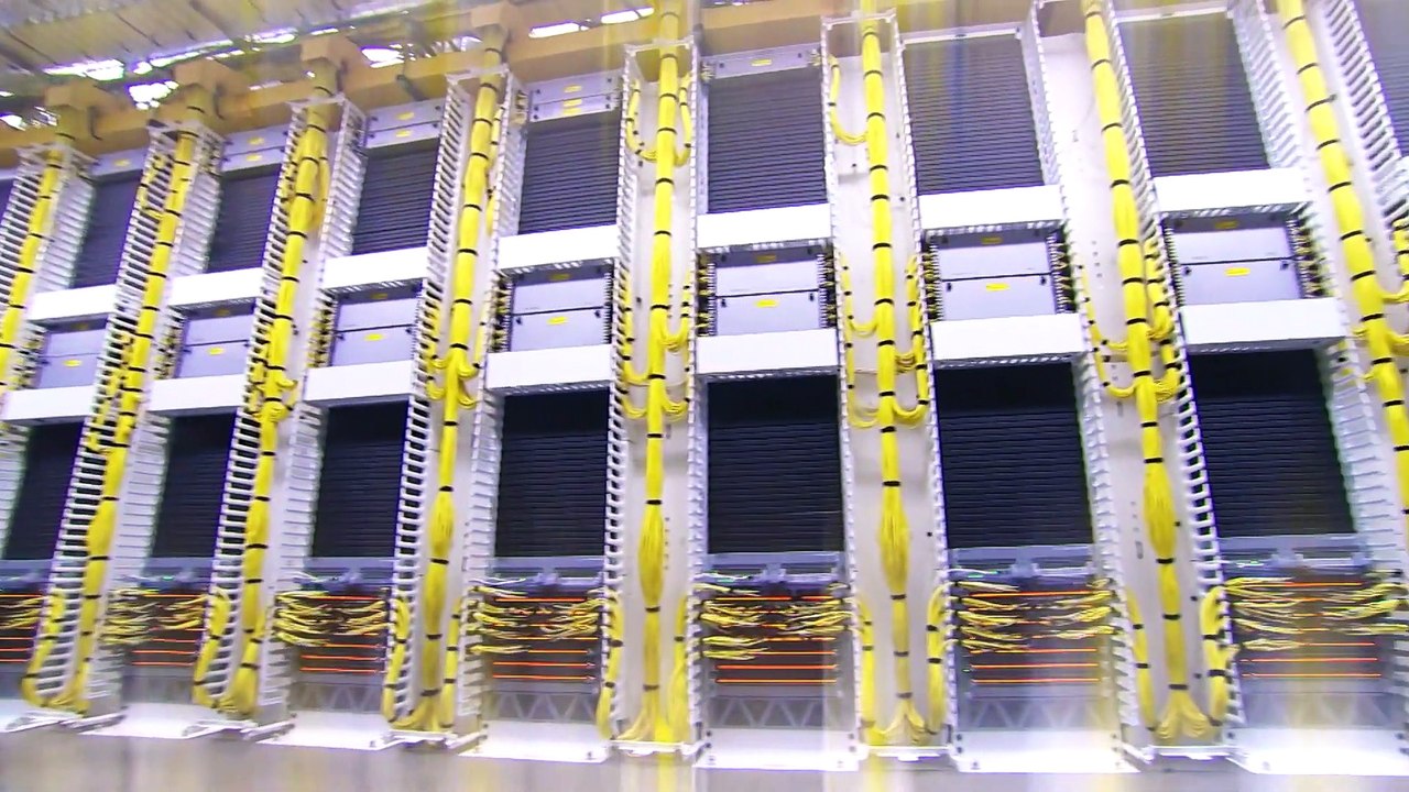 How the Digital Cloud Works | NBC News for Universal Kids