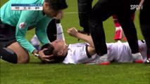 Un joueur coréen se brise la nuque en retombant au sol en plein match de football!