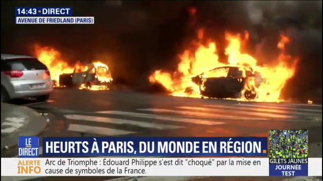 Heurts à Paris: des voitures sont incendiées à proximité des Champs-Élysées