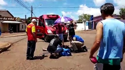 Motociclista fica ferido após bater com carro
