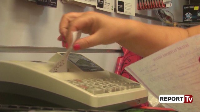 Report Tv - Nuk lëshonin kupon tatimor, Tatimet me 'dorë të hekurt', masa ndaj 1499 bizneseve