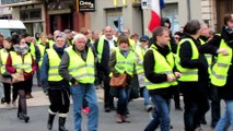 Manifestation des Gilets jaunes à Mâcon