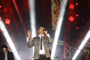 فيديو: عمرو دياب يُطلق هذه الأغنية الجديدة في حفله الأخير