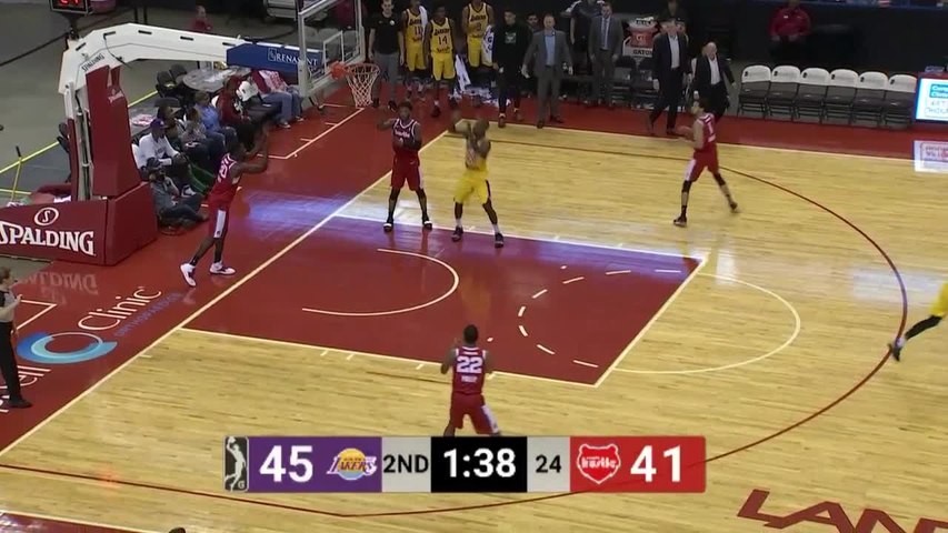 Alex Caruso with the big dunk