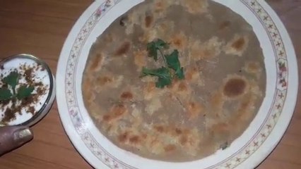 Скачать видео: Aloo paratha - Aloo ka paratha - stuffed paratha - paratha recipe