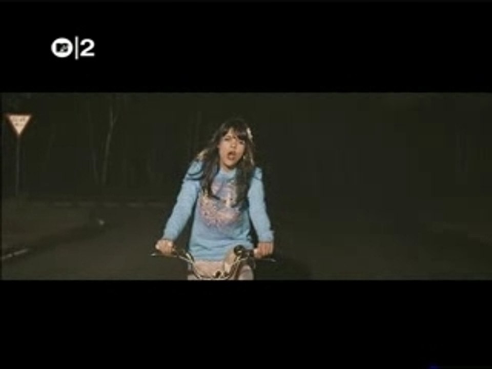 [VIDEO]Bat For Lashes - What's A Girl To Do