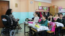 Eğitim aşkı engel tanımıyor...4 yıldır MS hastalığı nedeniyle tekerlekli sandalye kullanan Akdoğan:'Mesleğimi de öğrencilerimi de çok seviyorum'