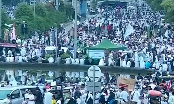 Massa Reuni 212 Penuhi Kawasan Monas