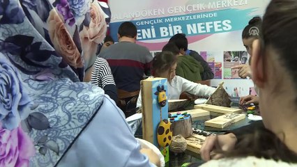Atık malzemeler işitme engellilerin elinde hayat buluyor - ERZURUM