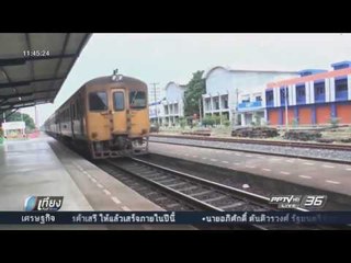 ระทึก! สาวกระโดดข้ามรางรถไฟโชคดี จนท.ล็อคตัวทัน - เที่ยงทันข่าว
