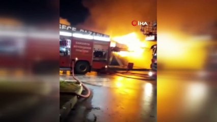 Karasu'da çıkan yangında 30 dükkan kullanılamaz hale geldi